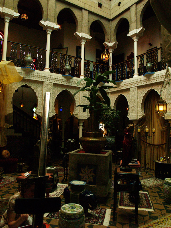 The Court of Lions inside Villa Zorayda